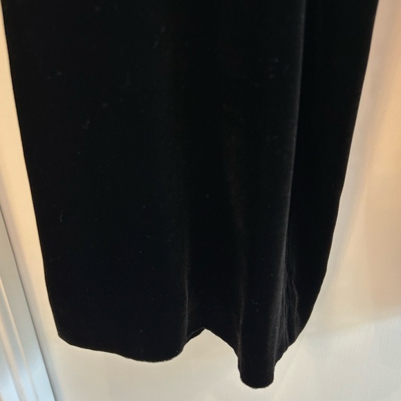 Ann Taylor black velvet side zip pants. Size 10. Fully lined. Great condition. - Picture 3 of 6